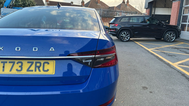 Skoda Superb 2.0 TDI CR SE L 5dr DSG Diesel Hatchback